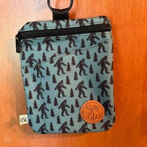 Sipsey Wilder Bigfoot Snapshot Bag